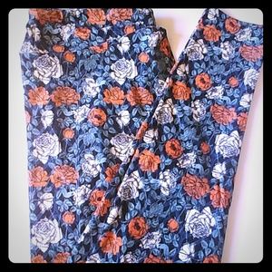 LulaRoe TC leggings Brand new. Black with roses.
